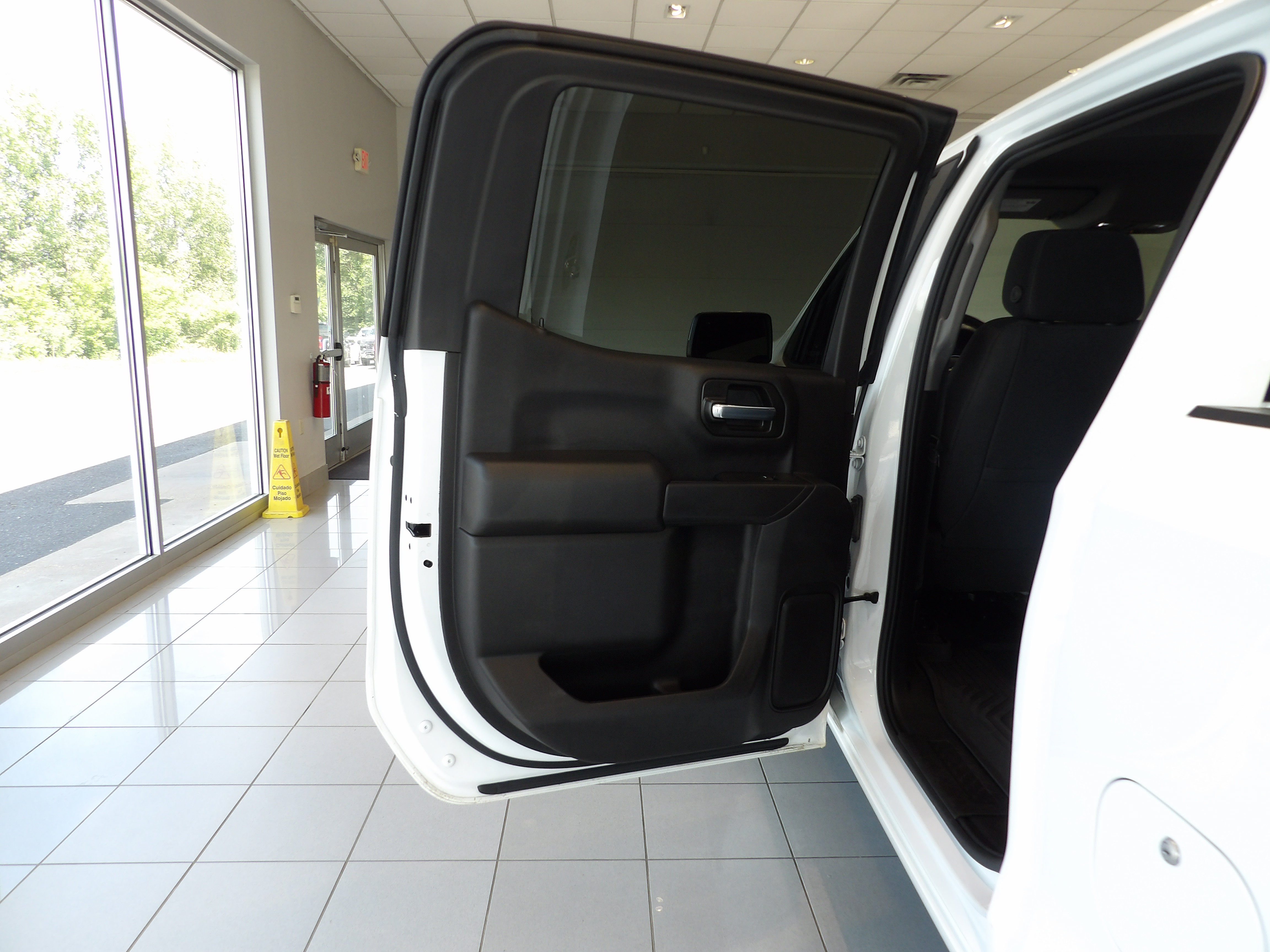 Used 2021 Chevrolet Silverado 1500 LT AWD/4WD image 16