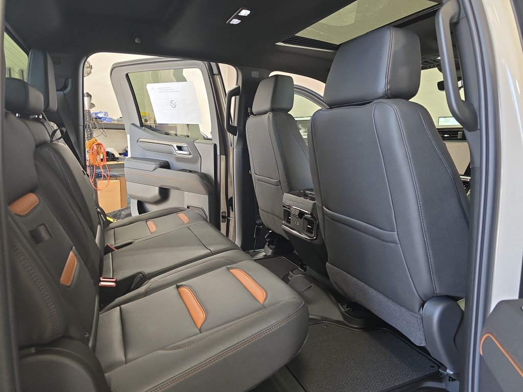 New 2026 GMC Sierra 1500 AT4 w/ AT4 Premium Package AWD/4WD image 11