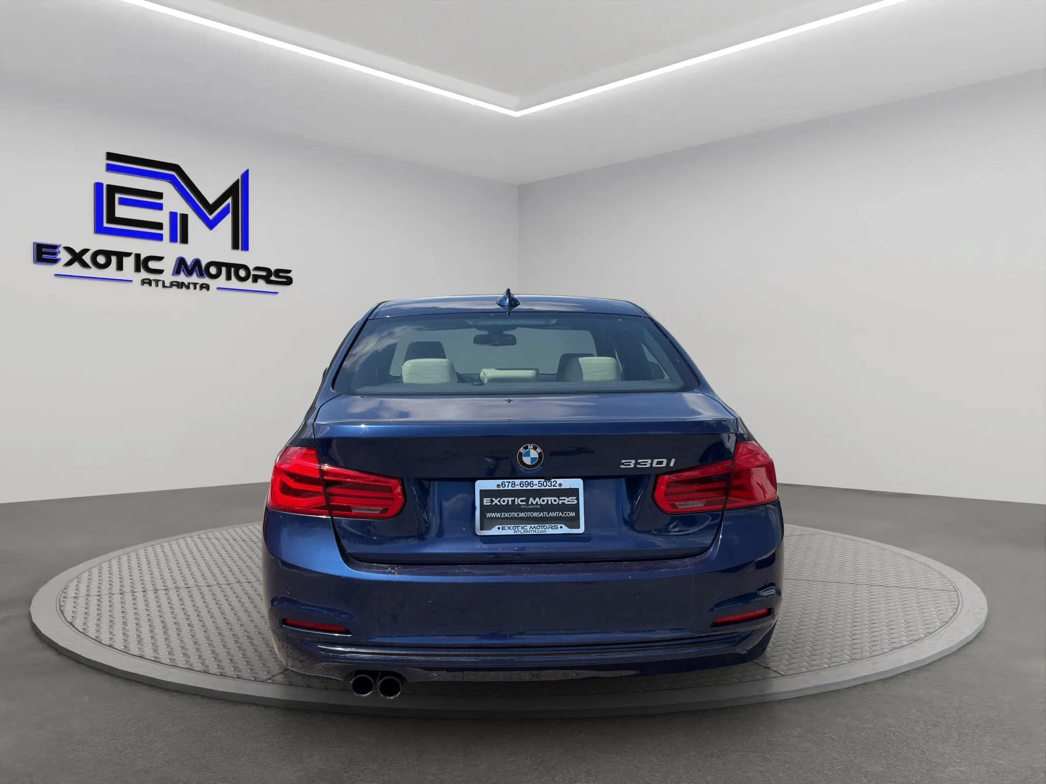 Used 2017 BMW 330i Sedan w/ Premium Package RWD image 4