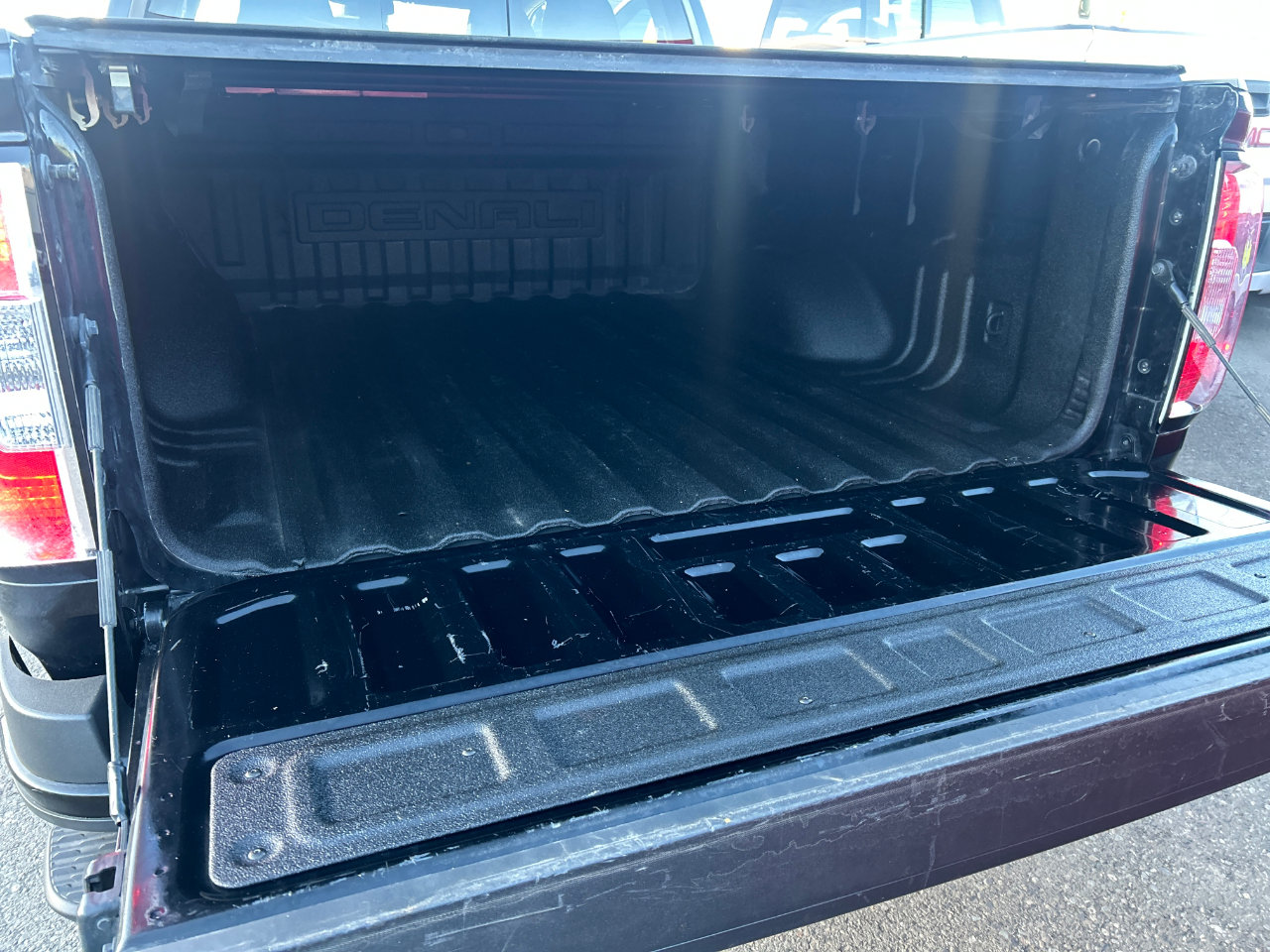 Used 2021 GMC Canyon Denali image 5