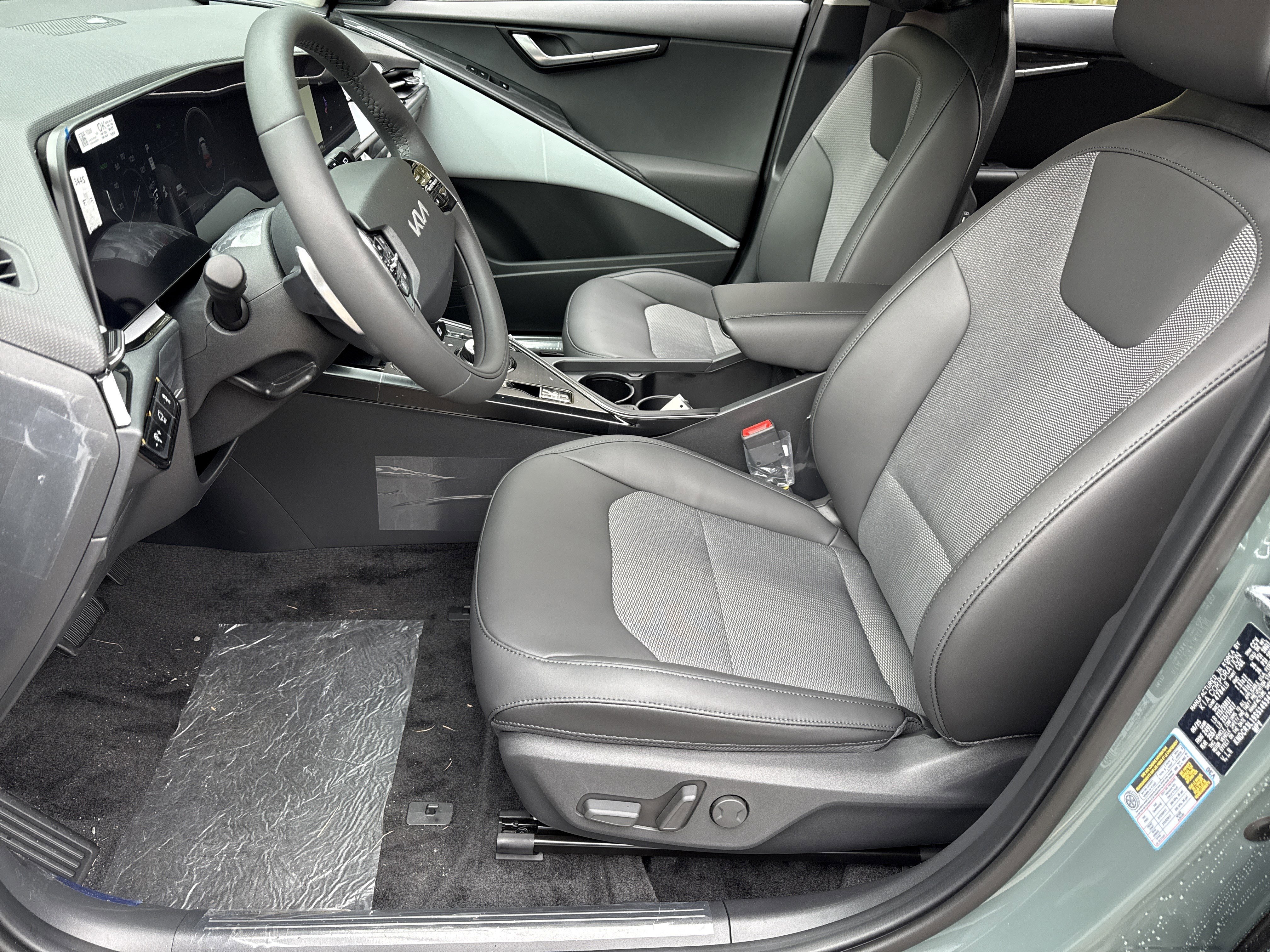 New 2025 Kia Niro Wind w/ Wind Preserve Package image 17