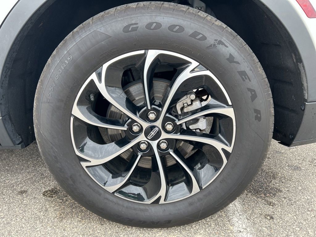 Used 2024 Lincoln Nautilus Premier w/ Equipment Group 102A image 23