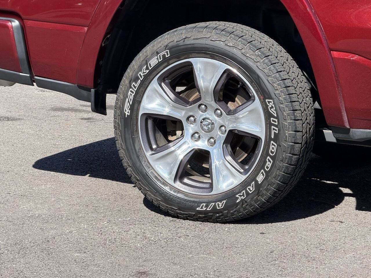 Used 2019 RAM 1500 Laramie w/ Sport Appearance Package AWD/4WD image 28