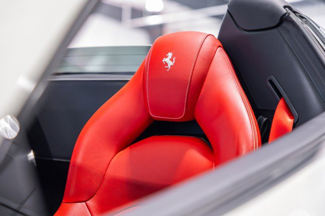 Used 2018 Ferrari 488 Spider image 44