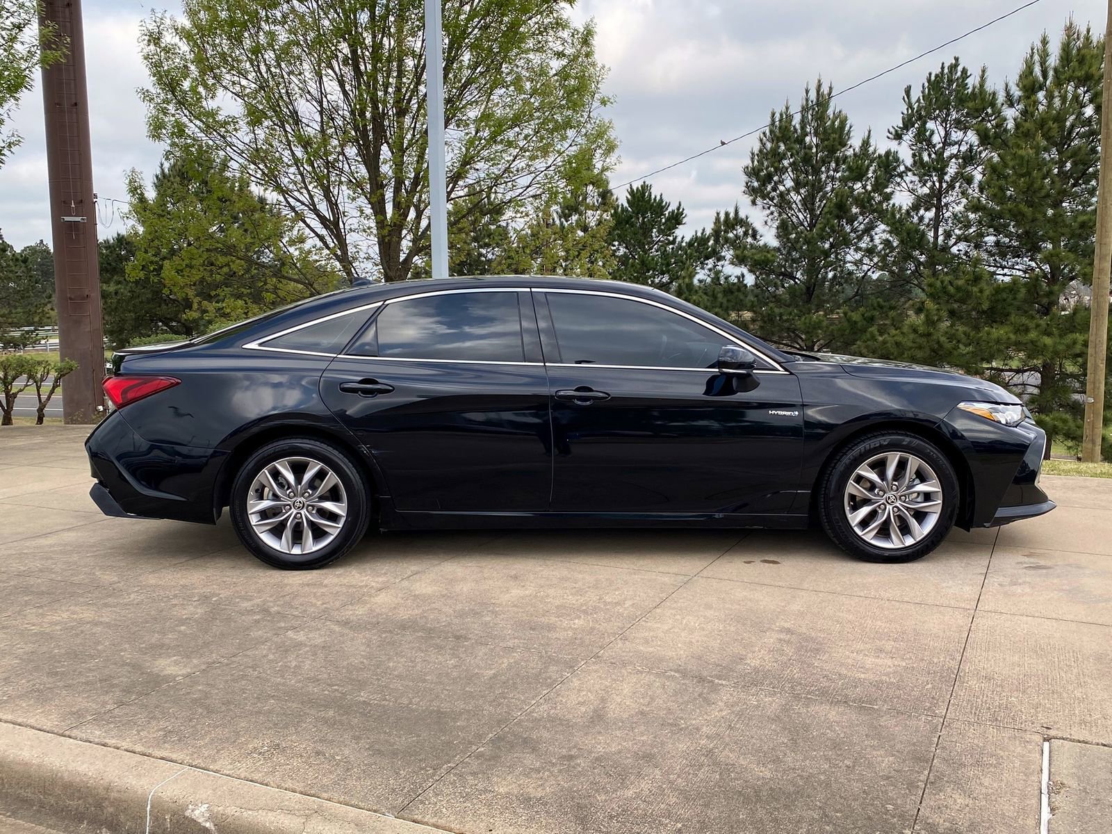 Used 2021 Toyota Avalon XLE w/ Moonroof Package image 7