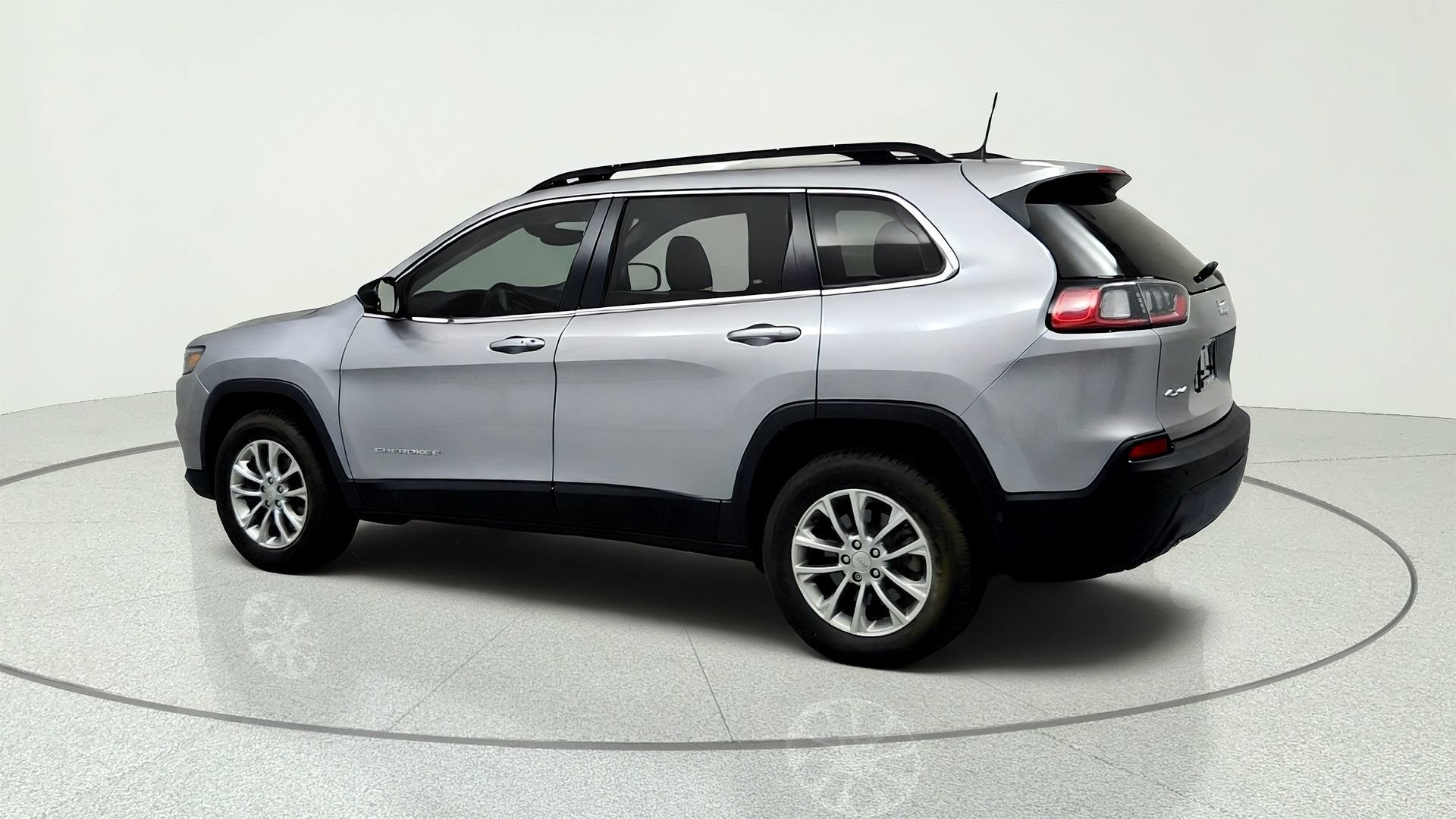 Used 2022 Jeep Cherokee Latitude Lux AWD/4WD image 3