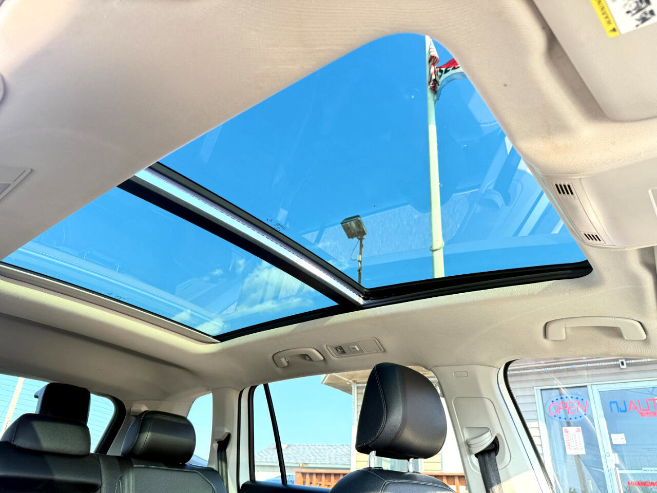 Used 2019 Volkswagen Tiguan SE w/ Panoramic Sunroof Package image 51