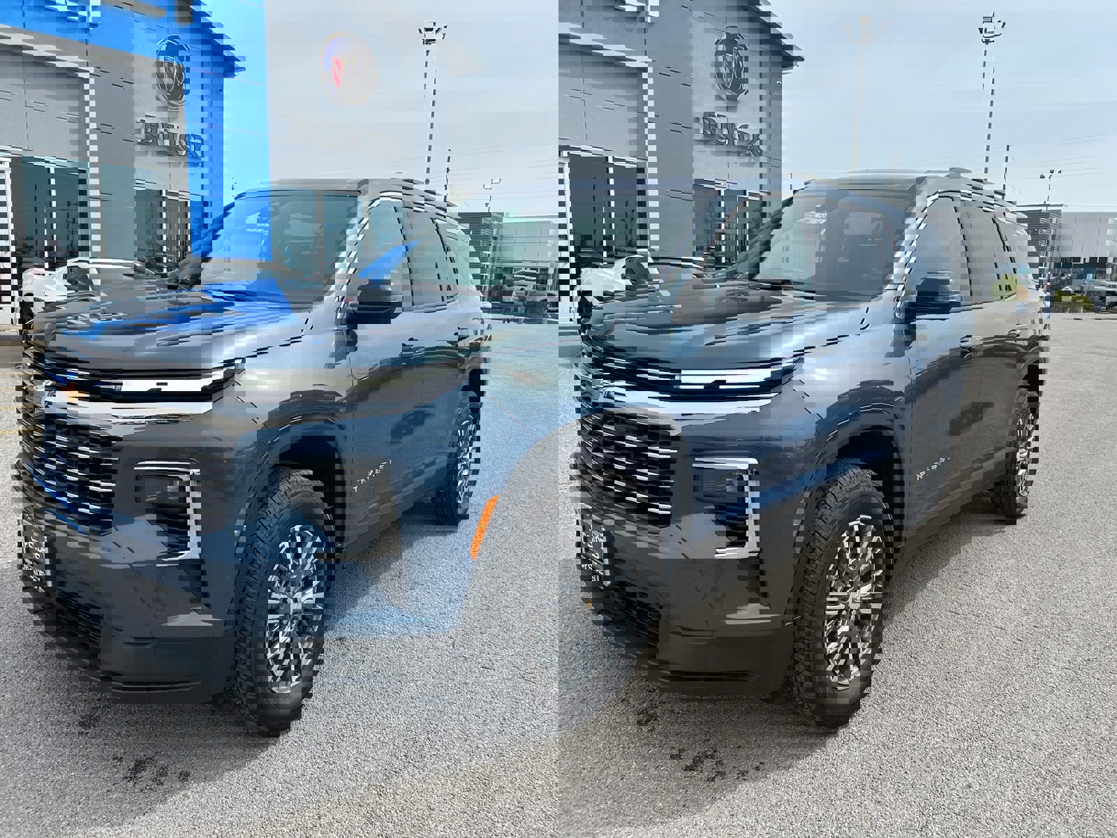 New 2026 Chevrolet Traverse LT w/ Driver Confidence Package FWD image 1