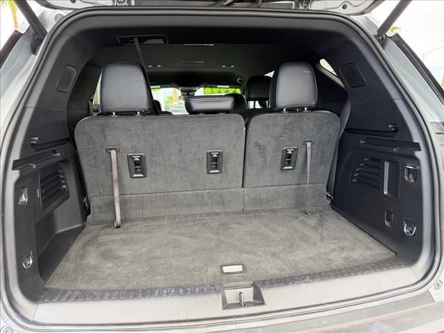Certified 2025 Chevrolet Traverse LT FWD image 14