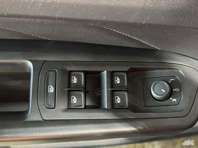 Used 2020 Volkswagen Atlas Cross Sport SEL image 18