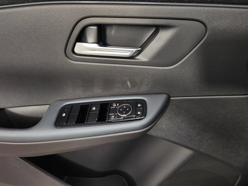 New 2026 Nissan Leaf w/ Floor Mat Package (S+) FWD image 9