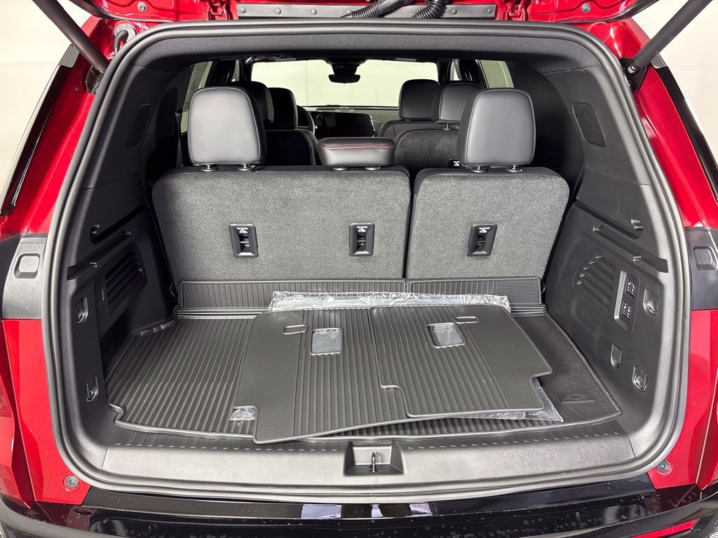 New 2027 Chevrolet Traverse RS w/ LPO, Floor Liner Package AWD/4WD image 26
