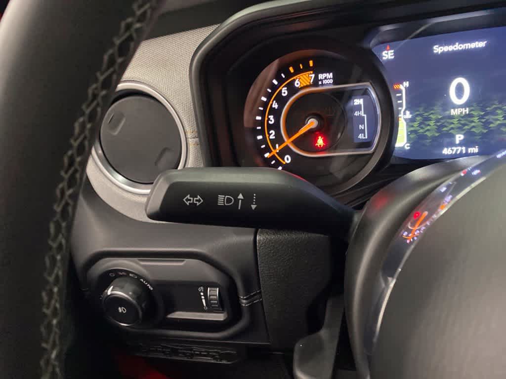 Used 2025 Jeep Wrangler Unlimited Sahara AWD/4WD image 22