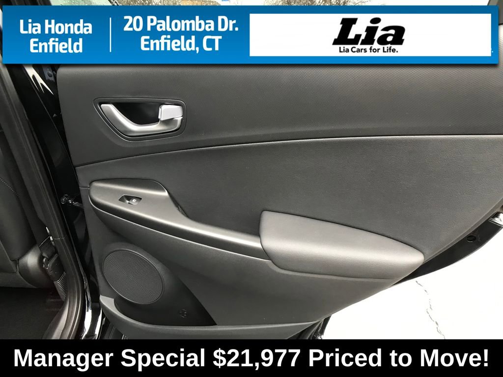 Used 2023 Hyundai Kona Limited image 31