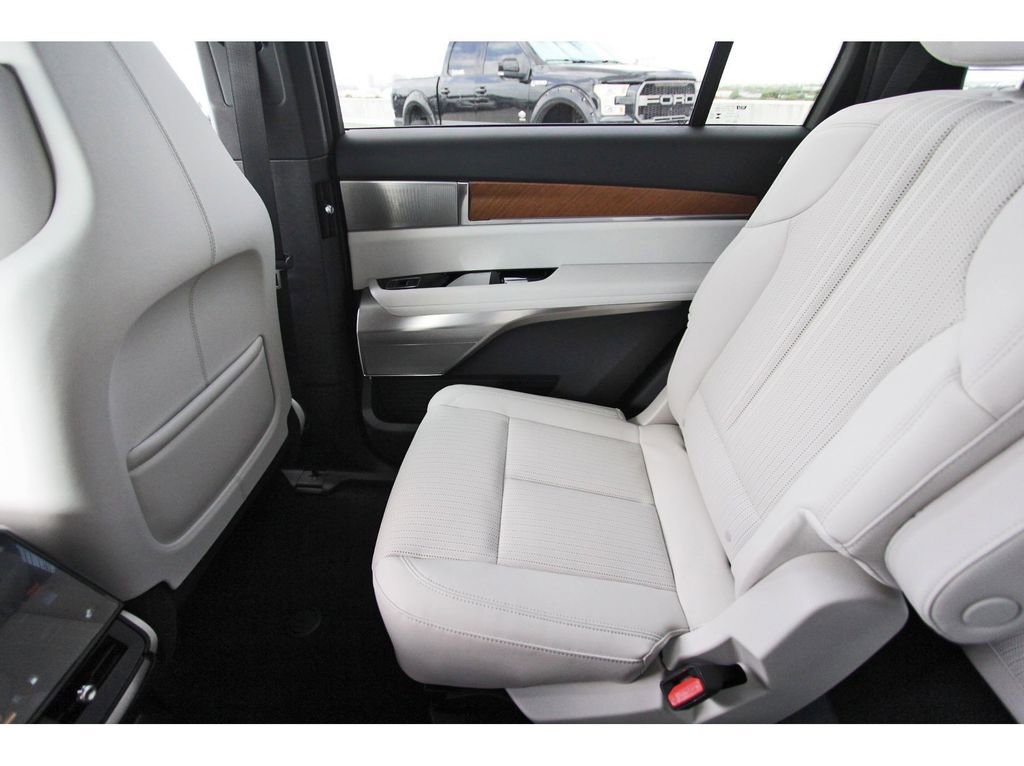 New 2026 Cadillac Vistiq Luxury AWD/4WD image 12