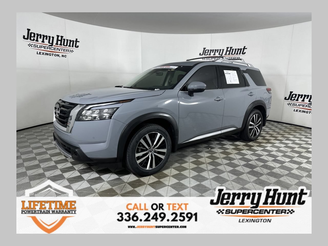 Used 2025 Nissan Pathfinder Platinum w/ Cargo Package FWD image 1