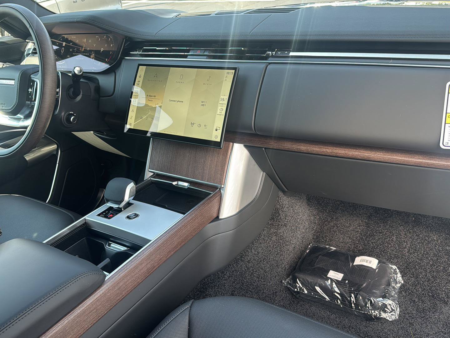 New 2026 Land Rover Range Rover SE AWD/4WD image 15