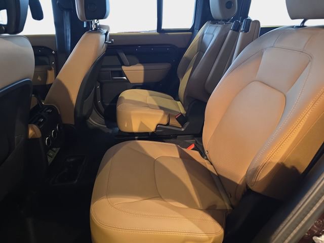 New 2025 Land Rover Defender 130 X-Dynamic SE image 10