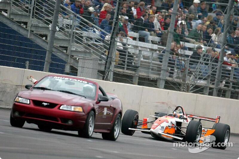 Used 1999 Ford Mustang Cobra image 2