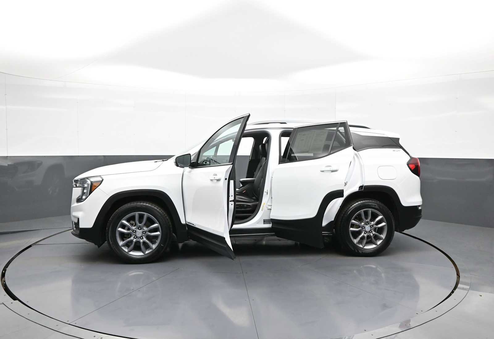 Used 2022 GMC Terrain SLT w/ Infotainment Package II AWD/4WD image 42