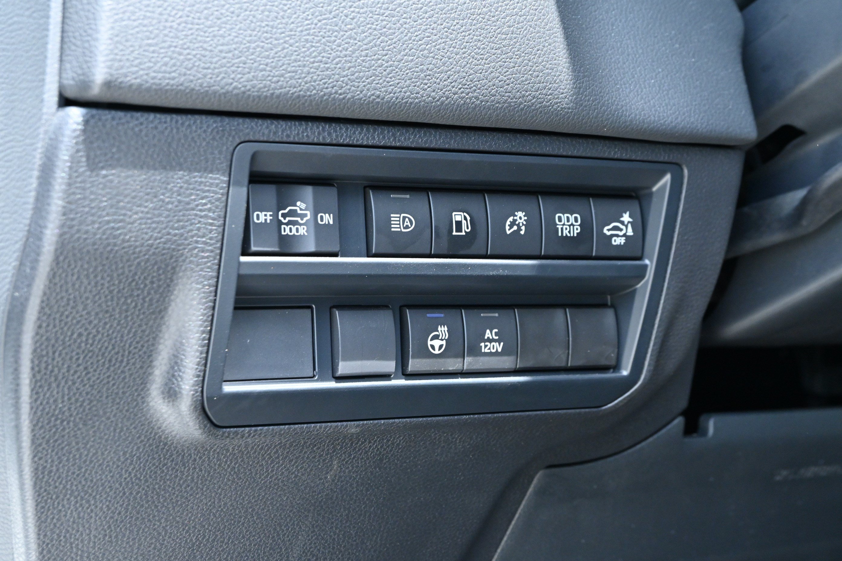 Used 2024 Toyota Tundra Limited AWD/4WD image 27