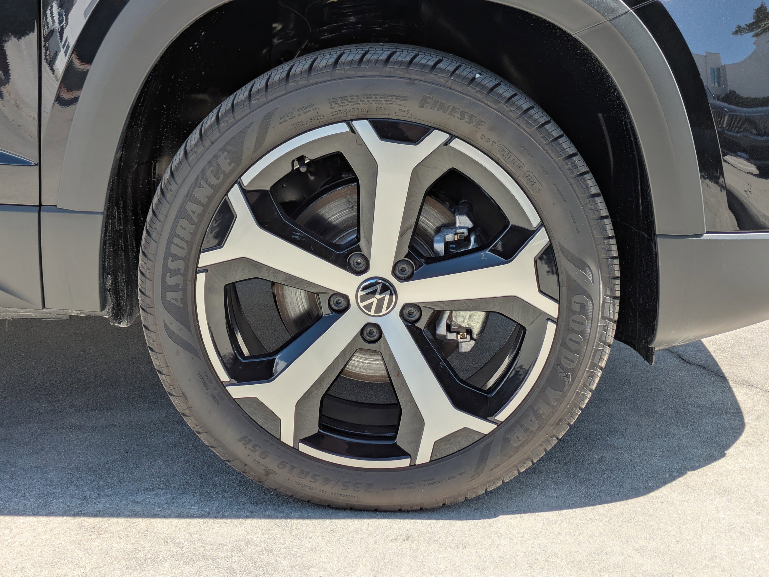 New 2026 Volkswagen Taos SEL AWD/4WD image 11
