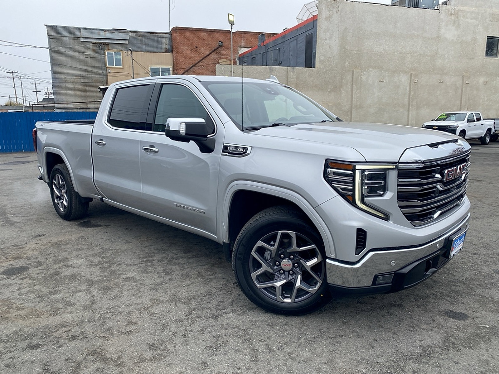 Used 2022 GMC Sierra 1500 SLT w/ SLT Premium Plus Package AWD/4WD image 1