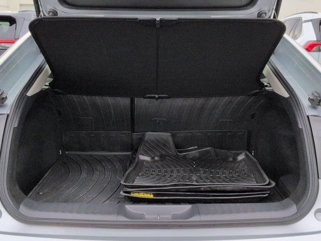 Used 2024 Toyota Prius XLE AWD/4WD image 17