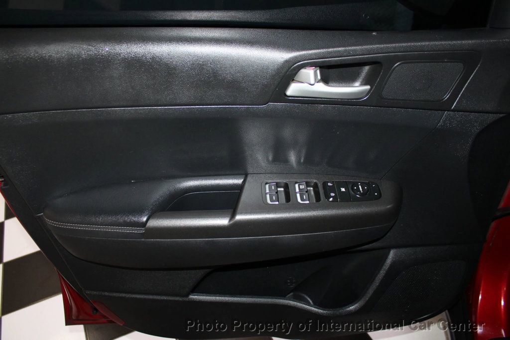 Used 2018 Kia Sportage LX w/ LX Popular Package image 11