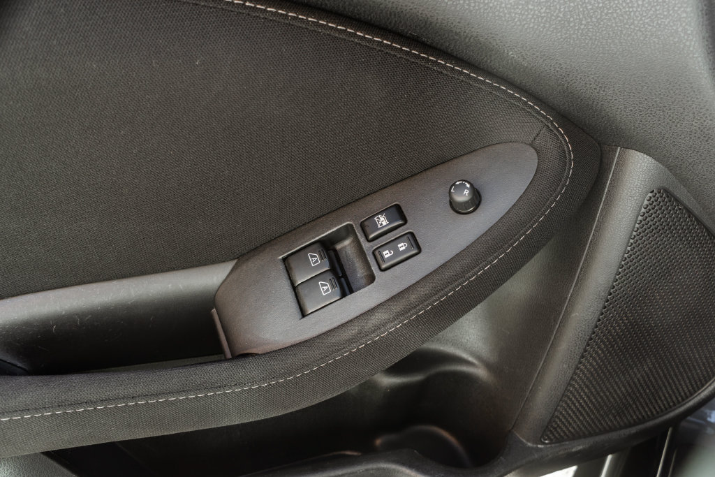 Used 2017 Nissan 370Z Coupe RWD image 12