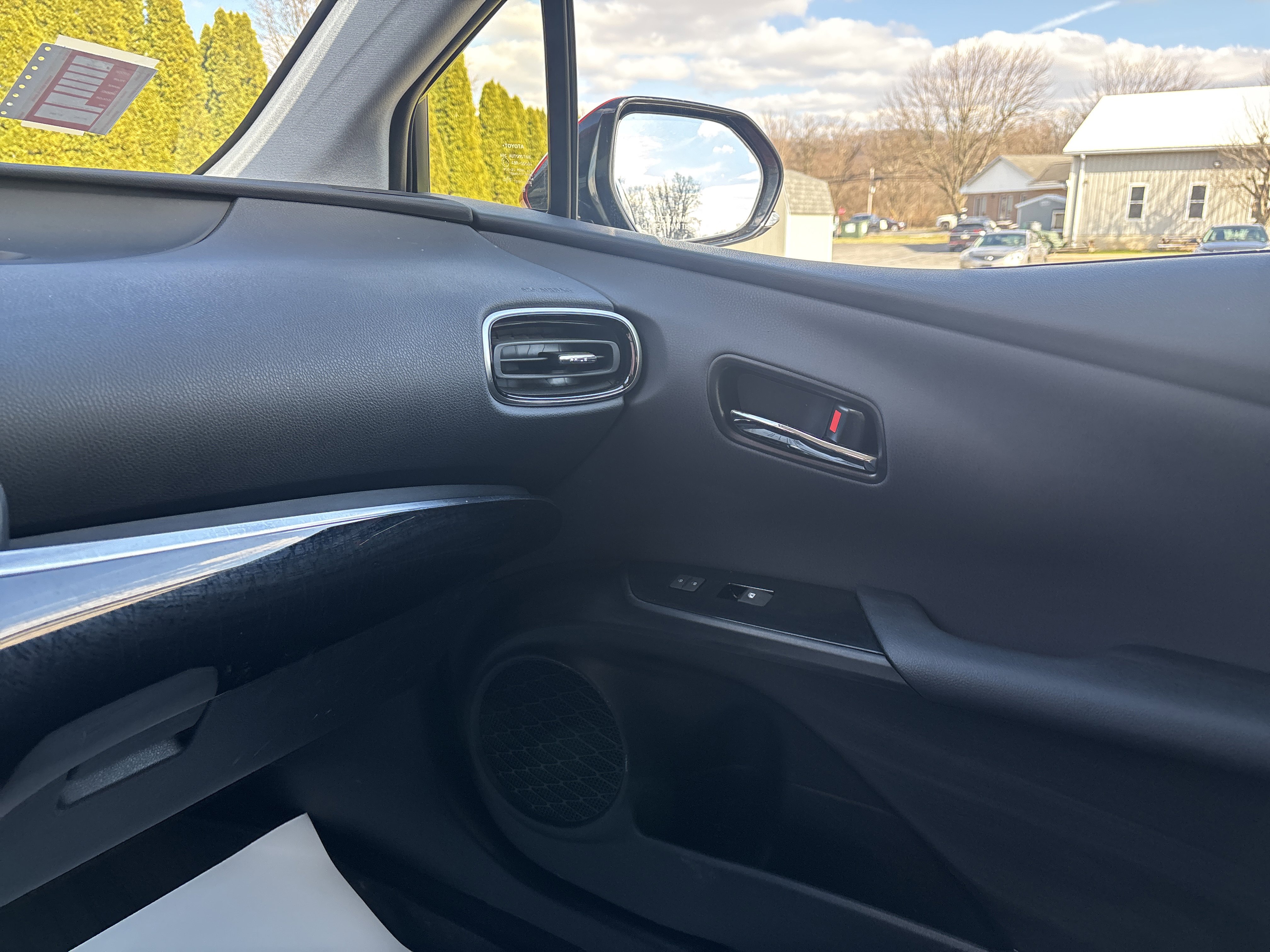 Used 2018 Toyota Prius Prime Premium image 23