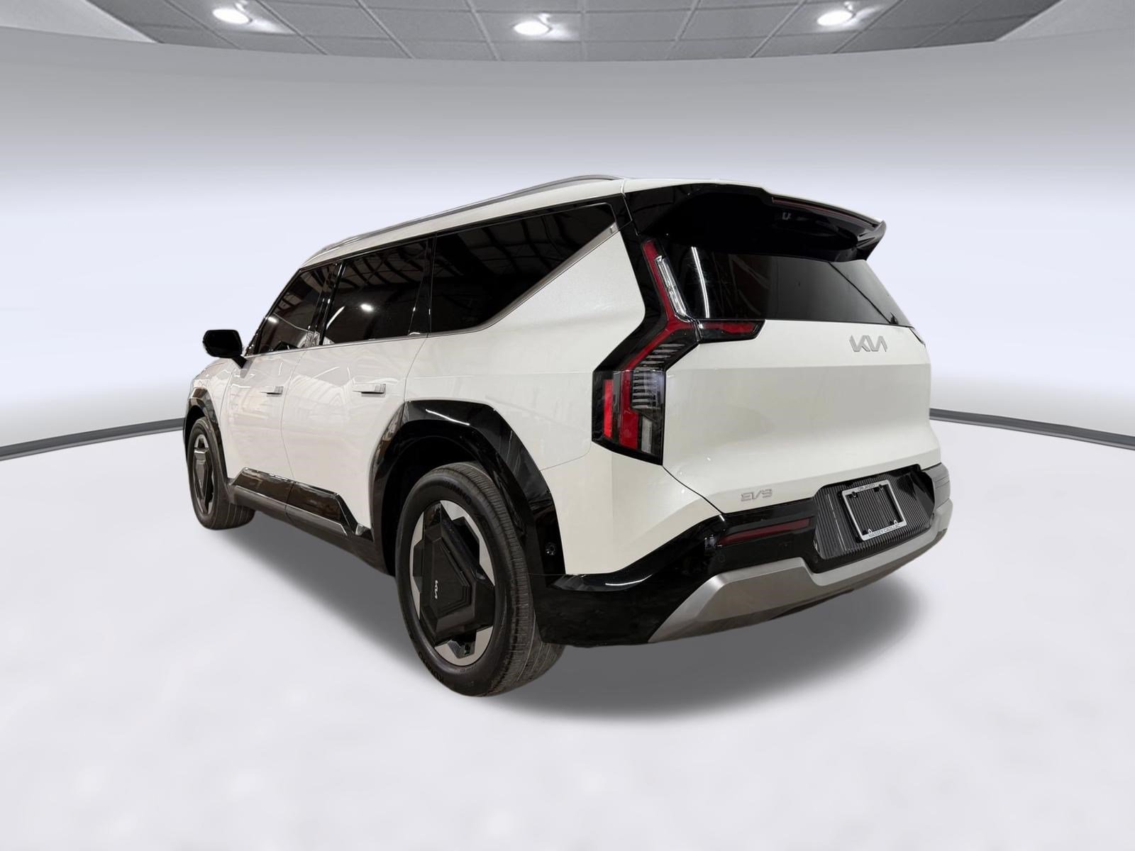 Used 2024 Kia EV9 Land AWD/4WD image 3