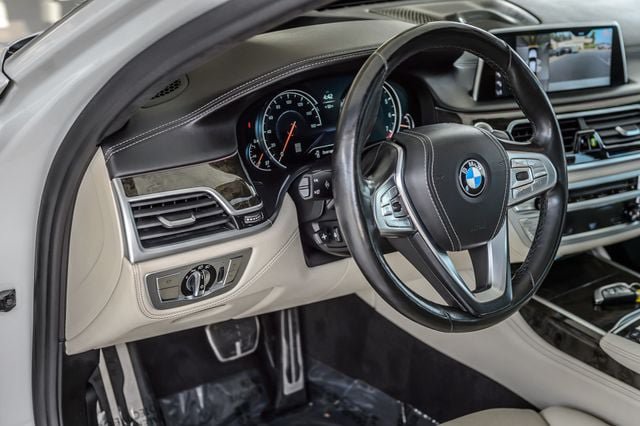 Used 2018 BMW 740i xDrive AWD/4WD image 37