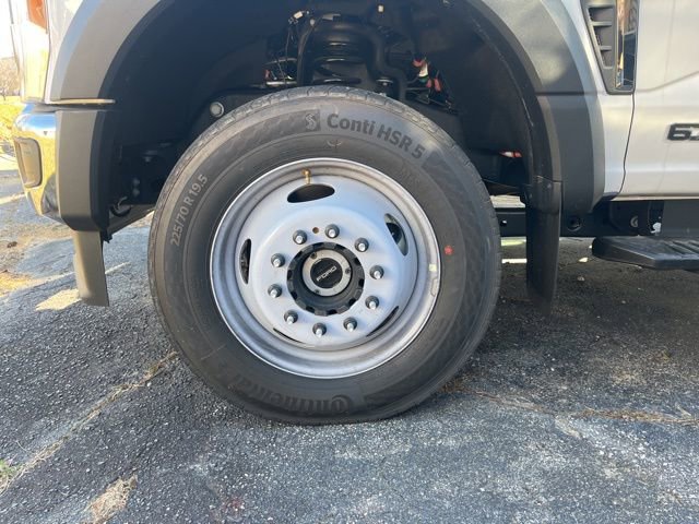 New 2025 Ford F550 4x4 Regular Cab Super Duty image 18
