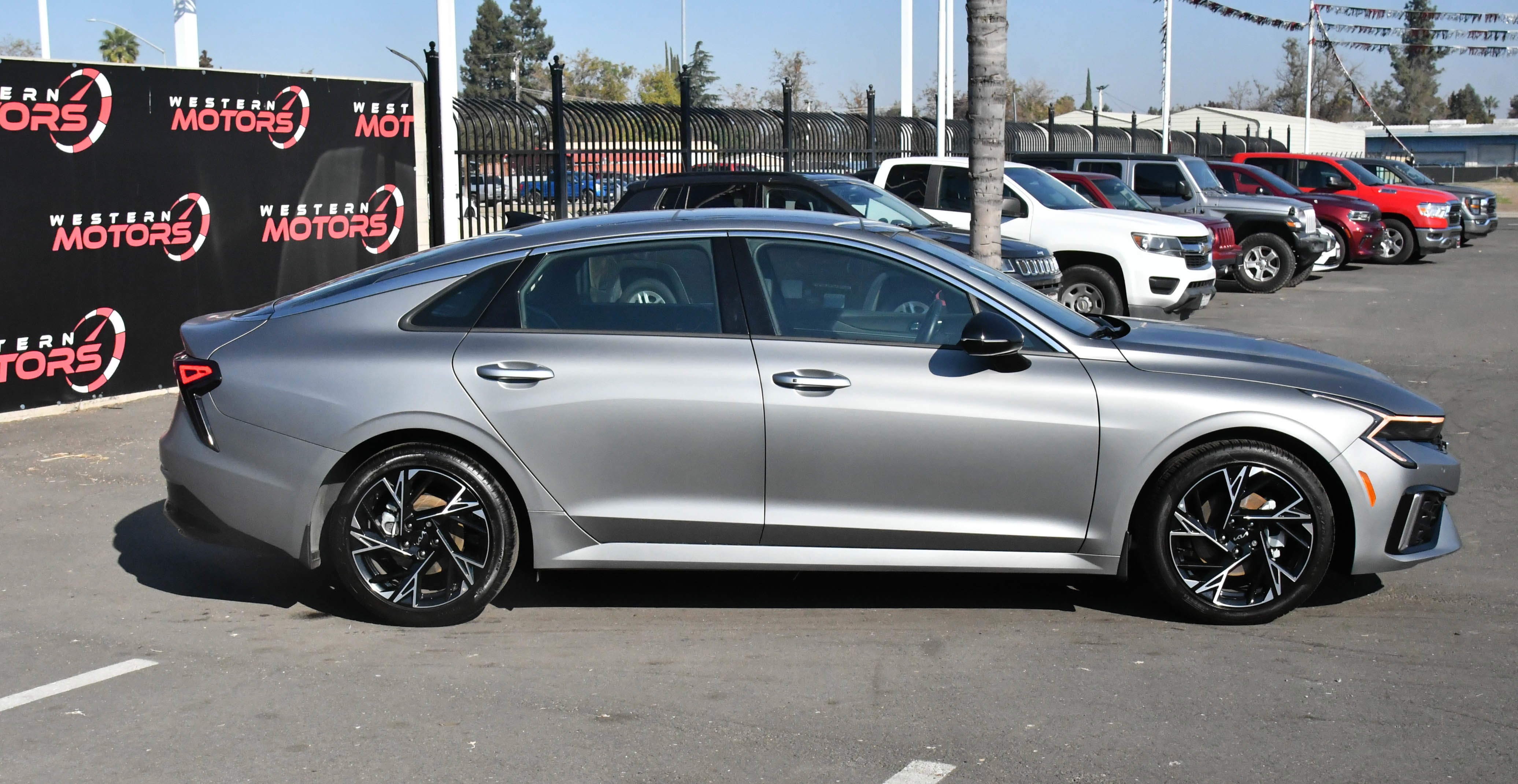 Used 2025 Kia K5 GT-Line w/ GT-Line Premium Package image 9