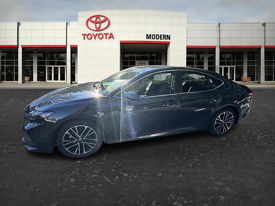Used 2025 Toyota Camry XLE FWD image 22