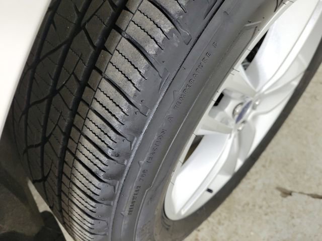 Certified 2018 Ford Edge SEL w/ Equipment Group 201A image 11