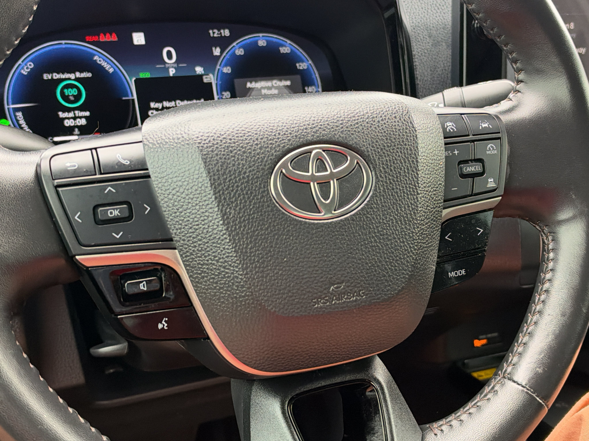 Used 2025 Toyota Camry XLE FWD image 29