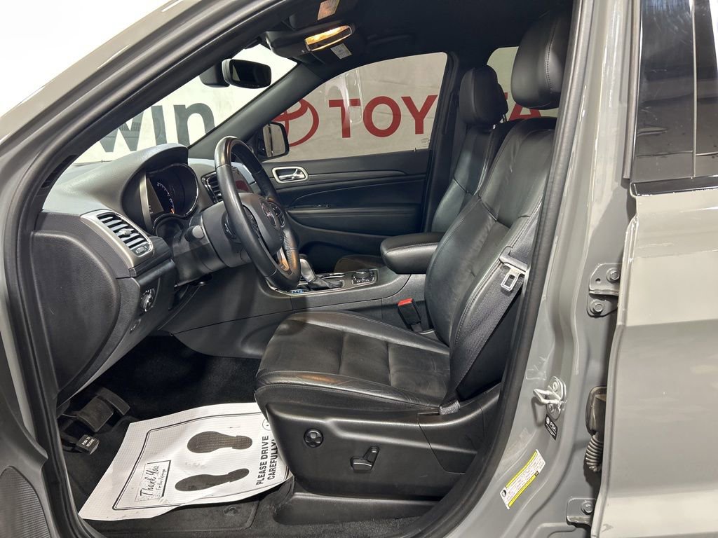 Used 2022 Jeep Grand Cherokee Laredo X AWD/4WD image 23