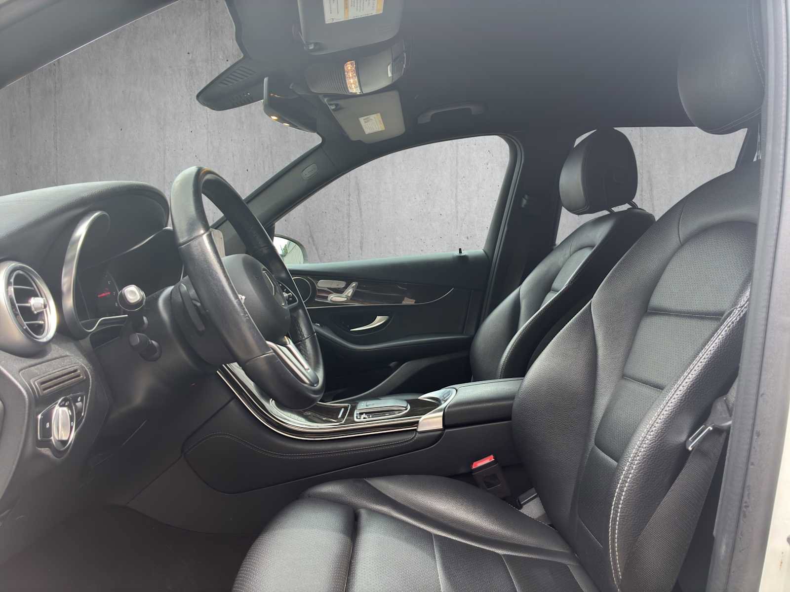 Used 2020 Mercedes-Benz GLC 300 4MATIC image 10