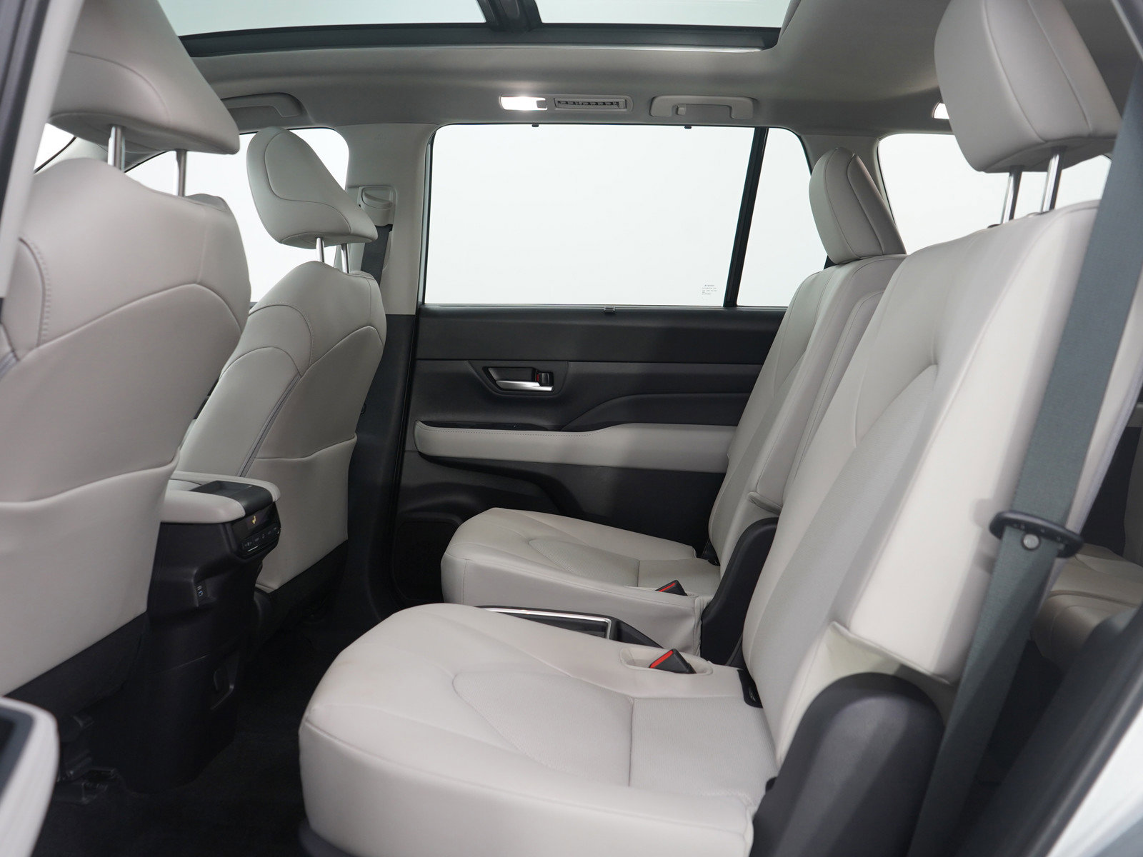 Used 2025 Toyota Grand Highlander AWD Hybrid image 20