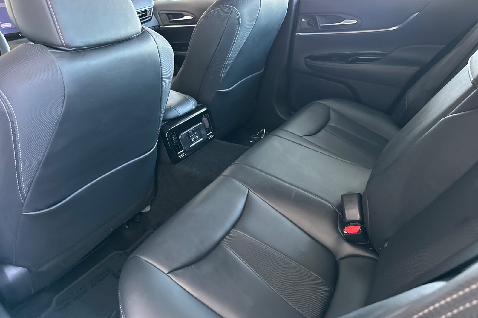 Used 2025 Toyota Mirai XLE RWD image 11