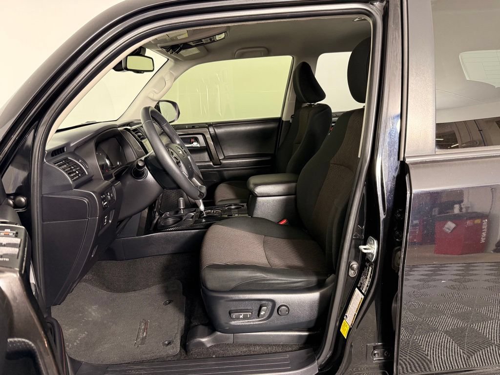 Used 2021 Toyota 4Runner TRD Off-Road AWD/4WD image 2