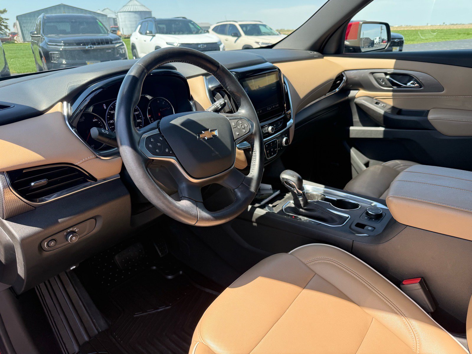 Used 2022 Chevrolet Traverse Premier AWD/4WD image 21
