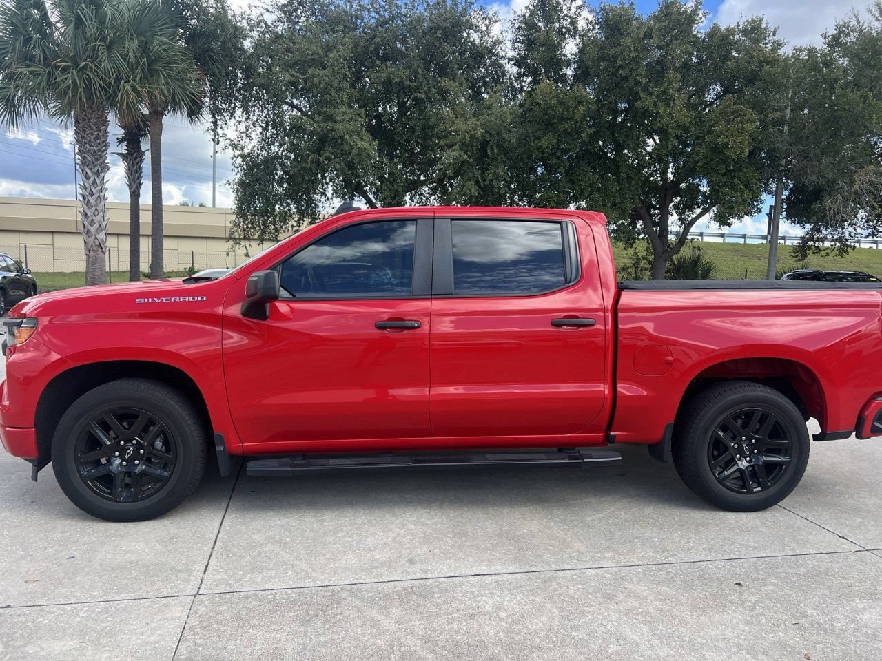 Used 2023 Chevrolet Silverado 1500 Custom RWD image 2