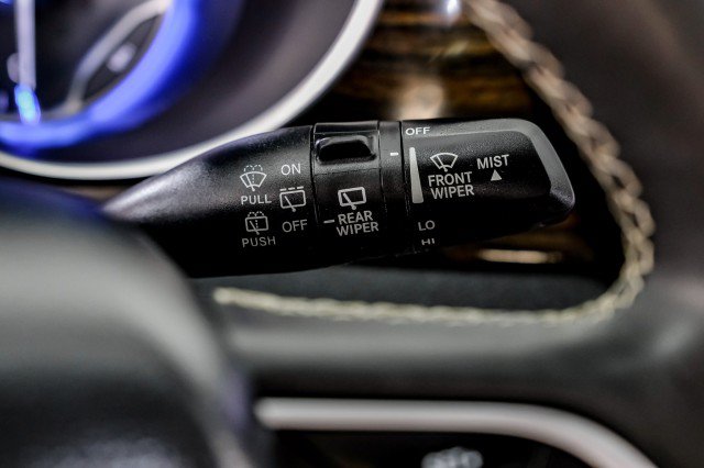 Used 2022 Chrysler Pacifica Limited FWD image 19