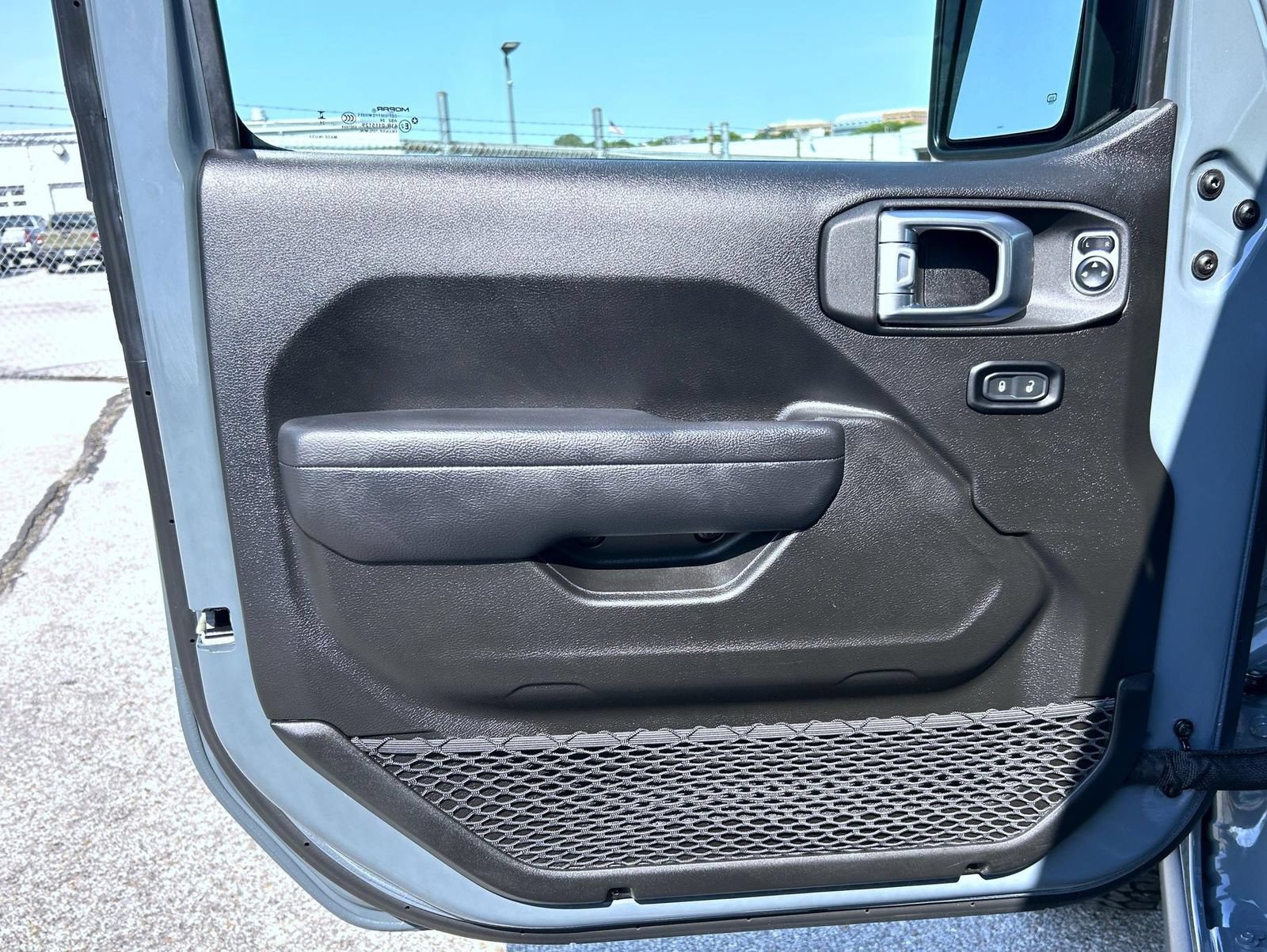 Used 2024 Jeep Wrangler Unlimited Rubicon w/ Convenience Group AWD/4WD image 10