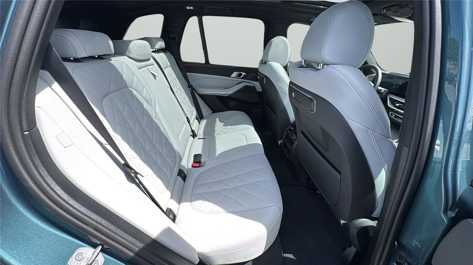 Used 2024 BMW X5 sDrive40i w/ Premium Package image 29