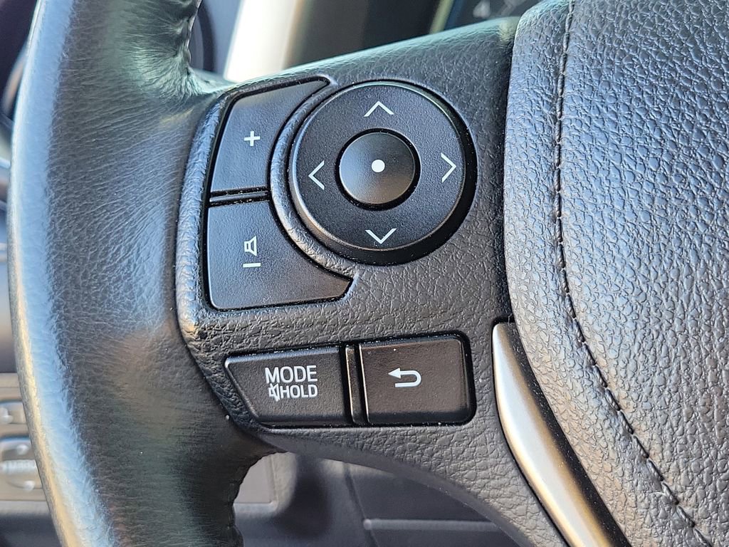 Used 2013 Toyota RAV4 Limited FWD image 25