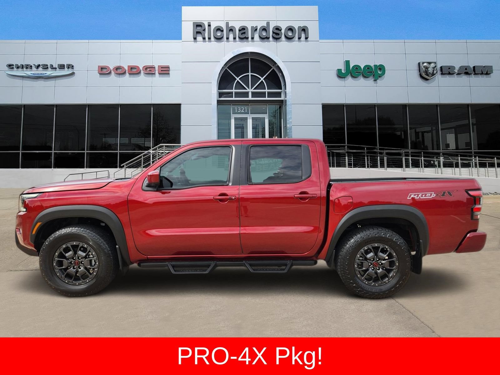Used 2022 Nissan Frontier PRO-4X w/ Pro-4X Premium Package AWD/4WD image 3